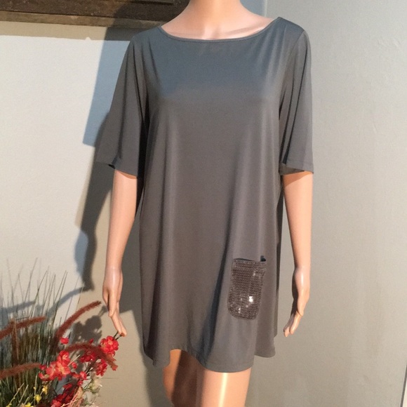 Joan Rivers sequin trim  front pocket Tunic top. Size Large - Picture 1 of 5